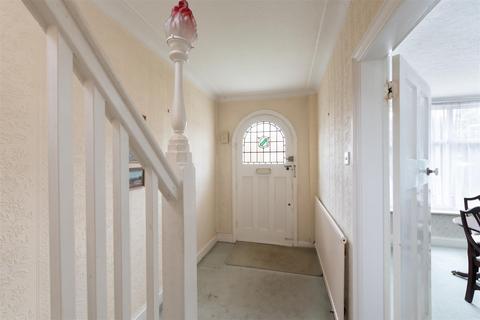 undefined, Fountains Crescent, London N14