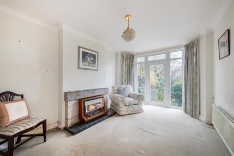 undefined, Fountains Crescent, London N14