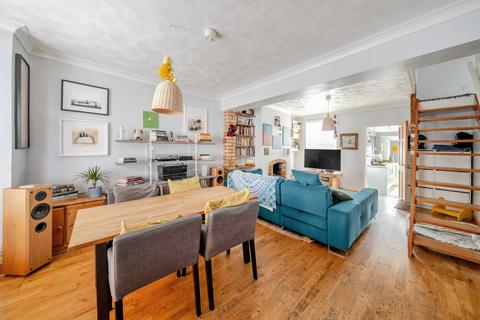 3 bedroom terraced house for sale, Waterlow Road, Bedfordshire LU6