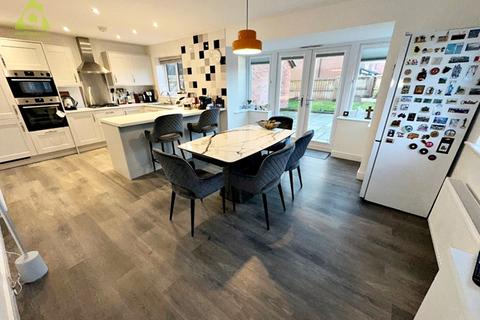 4 bedroom detached house for sale, Westland Avenue, Westhoughton, BL5 3AY