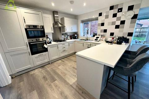 4 bedroom detached house for sale, Westland Avenue, Westhoughton, BL5 3AY