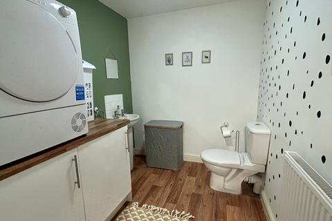 3 bedroom end of terrace house for sale, Beech Tree Close, Keighley, BD21