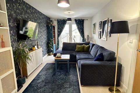 3 bedroom end of terrace house for sale, Beech Tree Close, Keighley, BD21