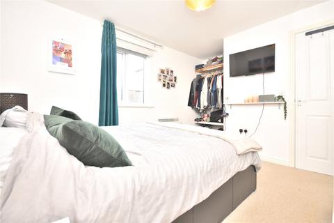 2 bedroom apartment for sale, Willow Way, Whinmoor, Leeds