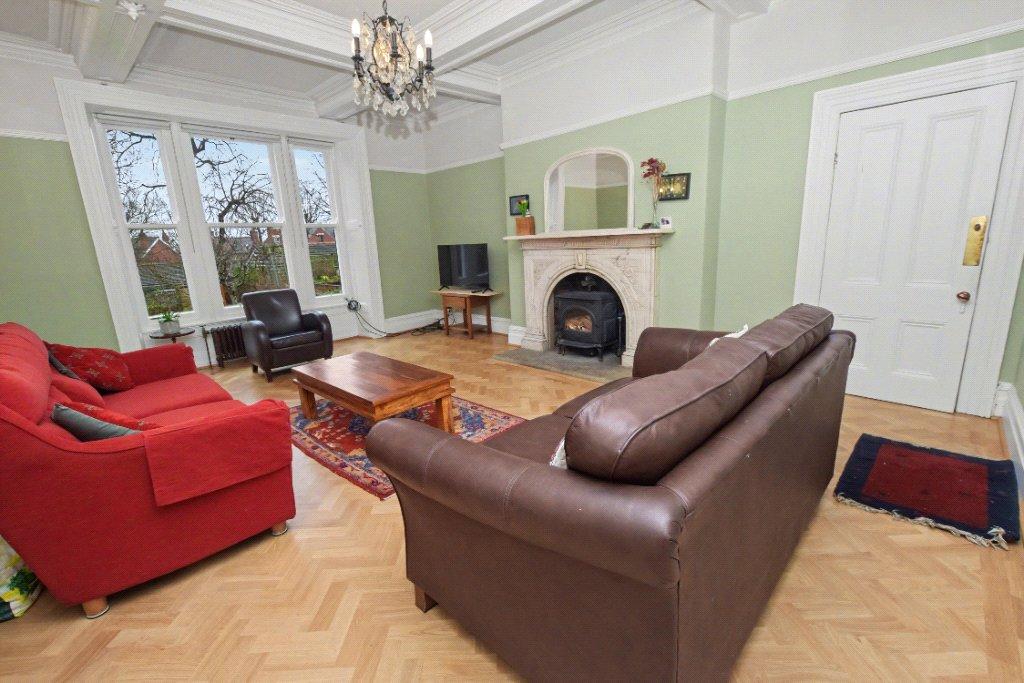 Main House Lounge