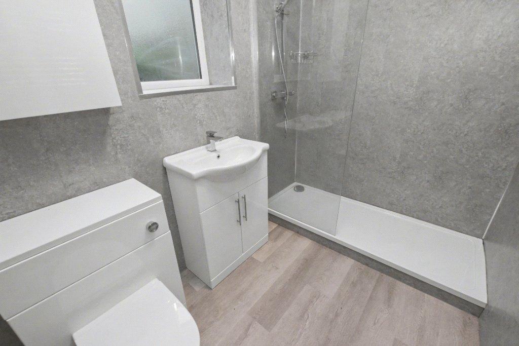 Apartmen Shower Room