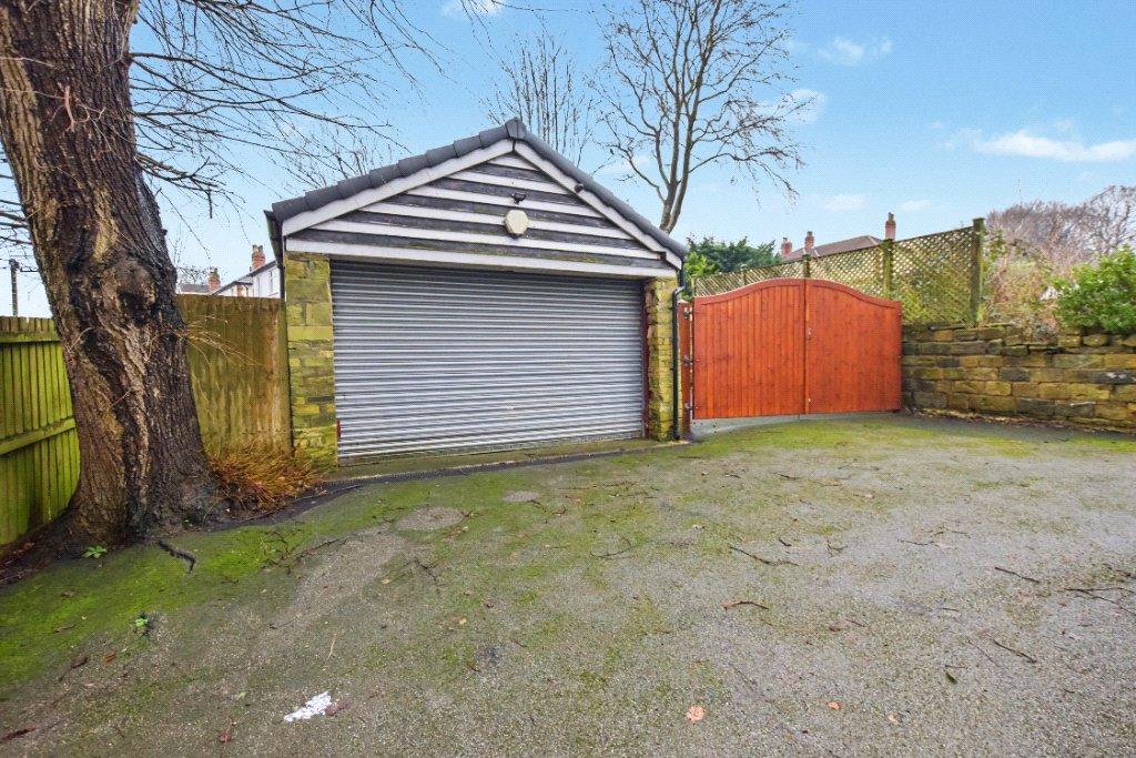Drive & Garage