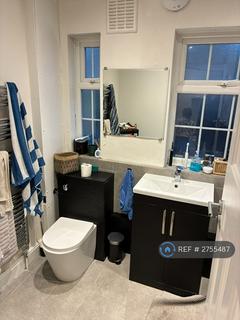 3 bedroom maisonette to rent, Fieldview, London, SW18