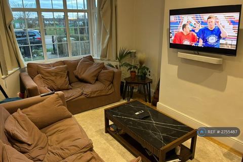 3 bedroom maisonette to rent, Fieldview, London, SW18