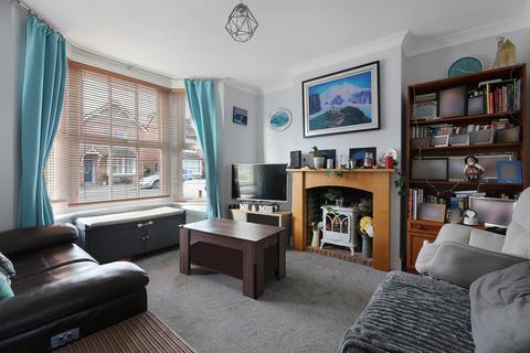 3 bedroom semi-detached house for sale, Lumley Road, Horley, Surrey, RH6