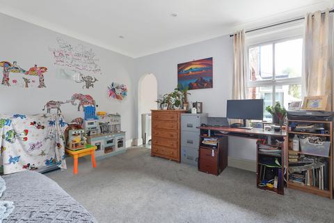 3 bedroom semi-detached house for sale, Lumley Road, Horley, Surrey, RH6