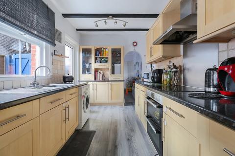 3 bedroom semi-detached house for sale, Lumley Road, Horley, Surrey, RH6