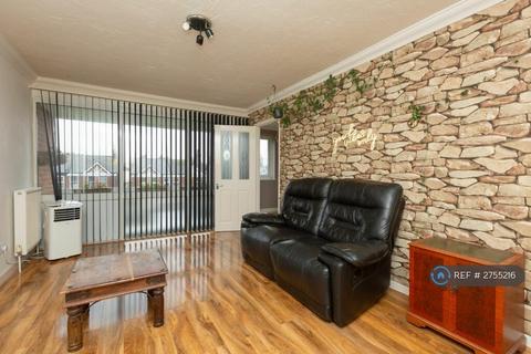 2 bedroom flat to rent, St. Peters Park Road, Broadstairs, CT10