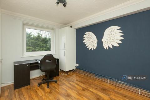 2 bedroom flat to rent, St. Peters Park Road, Broadstairs, CT10