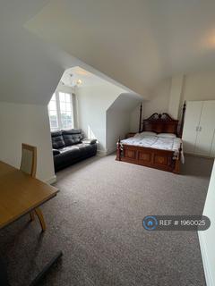 1 bedroom in a house share to rent, Beresford Road, Manchester, M13