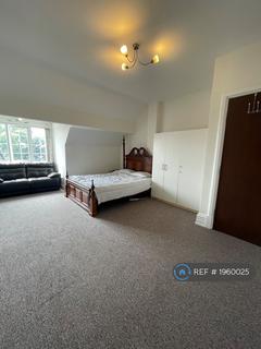 1 bedroom in a house share to rent, Beresford Road, Manchester, M13