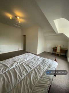 1 bedroom in a house share to rent, Beresford Road, Manchester, M13