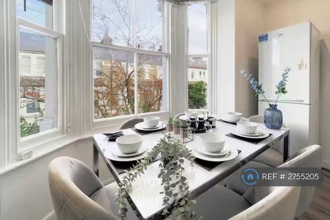 2 bedroom flat to rent, Hetley Road, London, W12