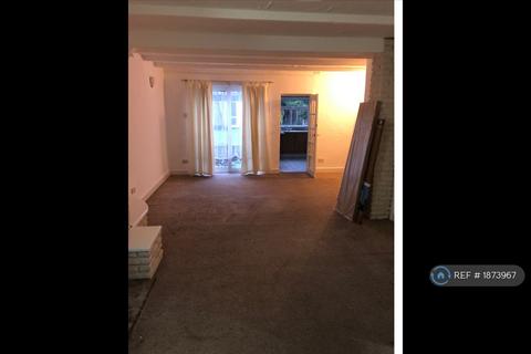 3 bedroom semi-detached house to rent, Kingstanding Road, Birmingham, B44