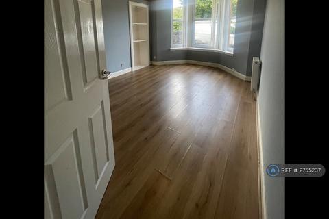 2 bedroom flat to rent, Knoxville Road, Kilbirnie, KA25