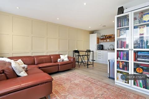 1 bedroom flat to rent, Bessemer Road, Basingstoke, RG21