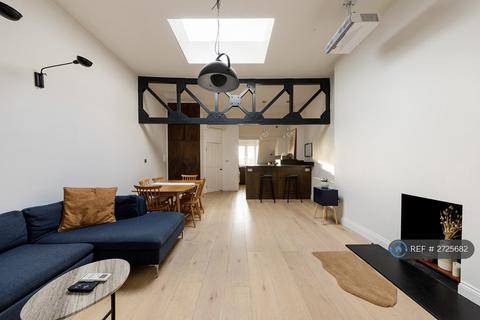 2 bedroom maisonette to rent, North End Road, London, SW6