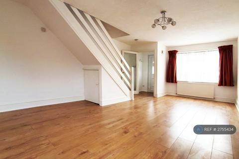 2 bedroom end of terrace house to rent, Vicarage Close, Northolt, UB5
