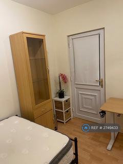 1 bedroom in a flat share to rent, Nantwich Road, Crewe, CW2