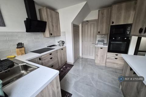 1 bedroom in a house share to rent, Aylminton Walk, Bristol, BS11