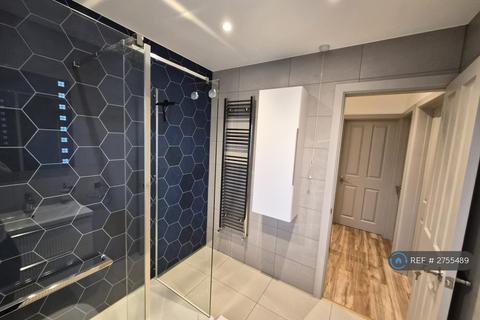 1 bedroom in a house share to rent, Aylminton Walk, Bristol, BS11
