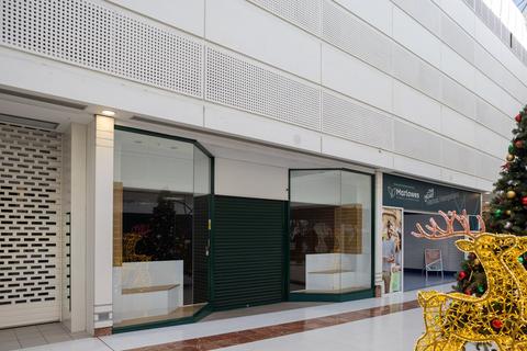 Retail property (high street) to rent, Marlowes Hemel Hempstead HP1 1DX