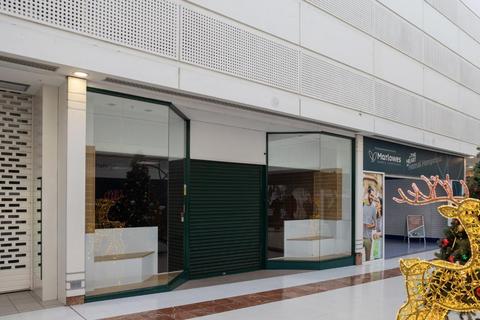 Retail property (high street) to rent, Marlowes Hemel Hempstead HP1 1DX