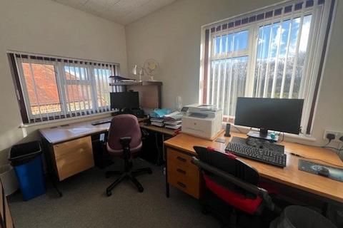 Office to rent, 69-71 Burpham Ln Guildford GU4 7NB