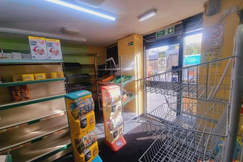 Retail property (high street) to rent, 21 Woodale Av Bradford BD9 6JQ