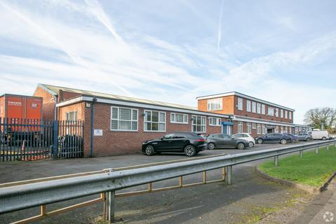 Warehouse to rent, Coppice Side Industrial Estate Walsall WS8 7EX