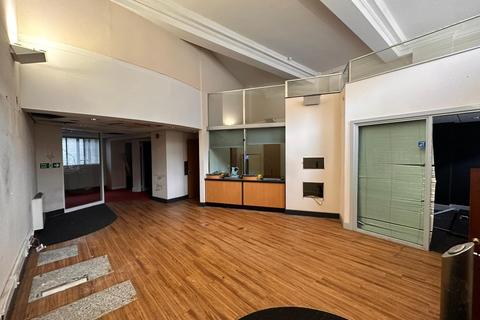 Retail property (high street) to rent, 15 Cornhill Dorchester DT1 1BJ