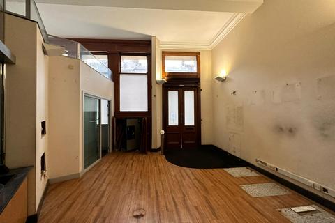 Retail property (high street) to rent, 15 Cornhill Dorchester DT1 1BJ