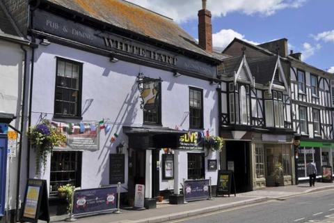 Pub for sale, 19 Fore St Cullompton EX15 1JS