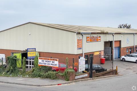Warehouse to rent, Fryers Rd Walsall WS2 7LZ