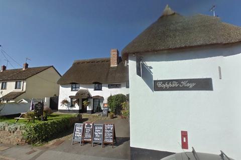 Pub for sale, Fore St North Tawton EX20 2ED