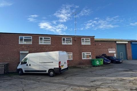 Warehouse to rent, Holloway Rd Heybridge CM9 4ER