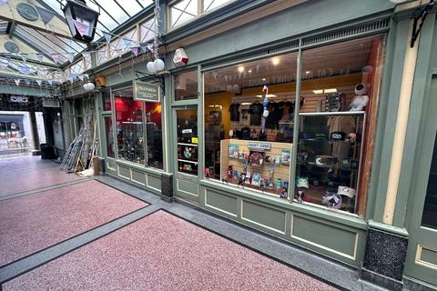 Retail property (high street) to rent, The Ave Bridgwater TA6 4DW