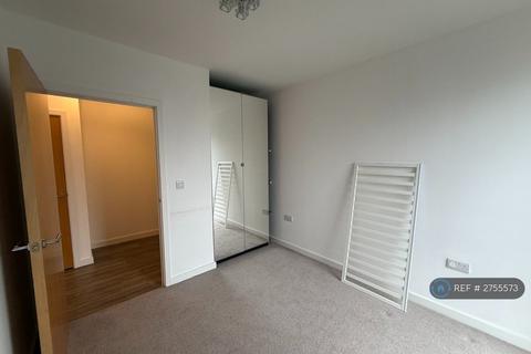undefined, Carter Court, Southall, UB2