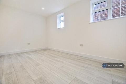 1 bedroom flat to rent, Station Road, Longfield, DA3