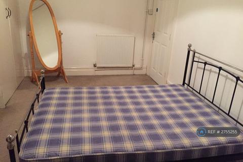 1 bedroom in a house share to rent - London Road West, Bath, BA1