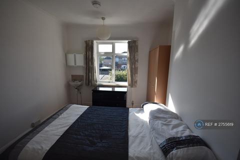 2 bedroom maisonette to rent, Lilac Road, Southampton, SO16