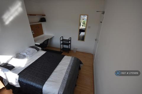 2 bedroom maisonette to rent, Lilac Road, Southampton, SO16