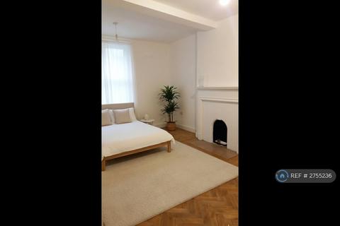 1 bedroom in a house share to rent, High Street, Croydon, CR0