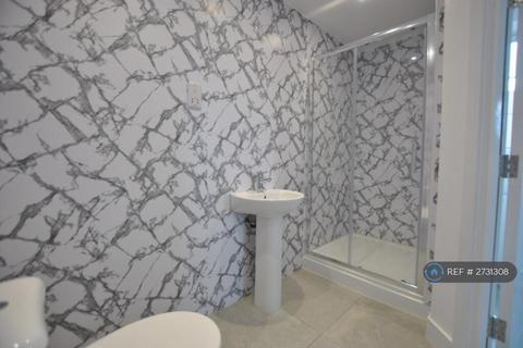 1 bedroom flat to rent, Station Road, Longfield, DA3