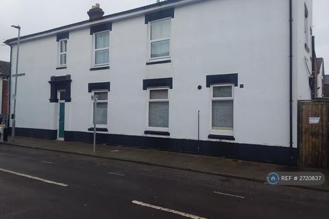 2 bedroom flat to rent, Francis Avenue, Southsea, PO4